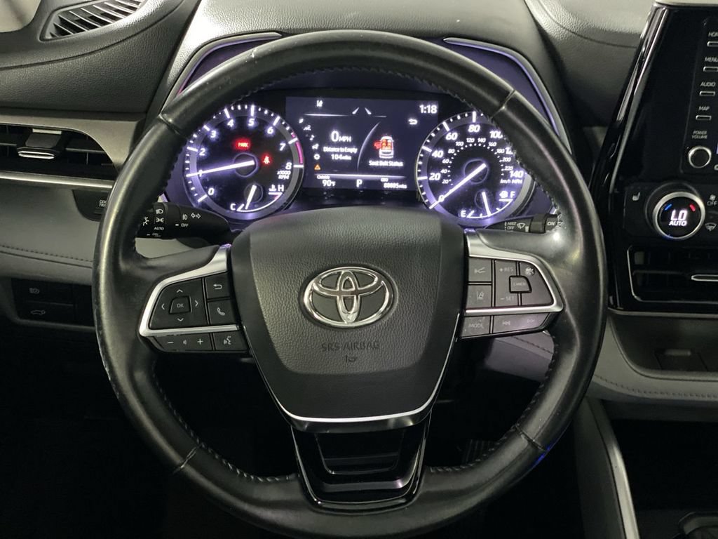 Used 2021 Toyota Highlander XLE FWD image 16