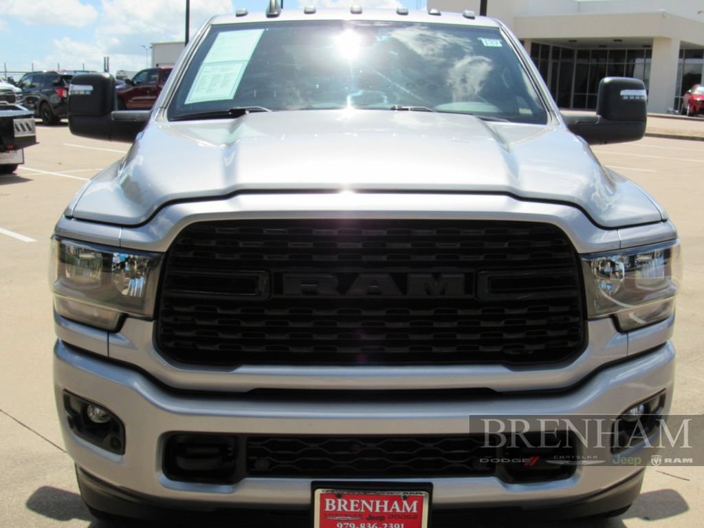 Used 2024 RAM 3500 Big Horn w/ Night Edition AWD/4WD image 9