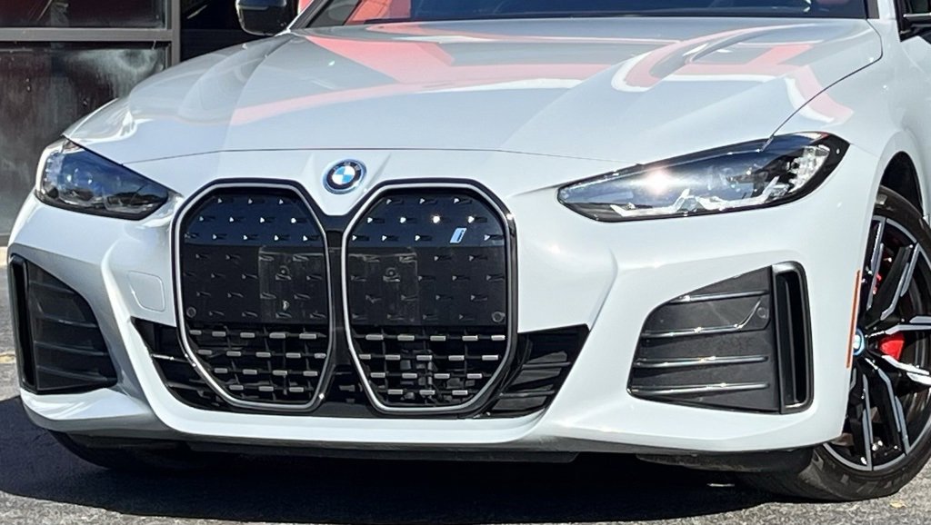 Used 2023 BMW i4 eDrive40 w/ M Sport Package image 4