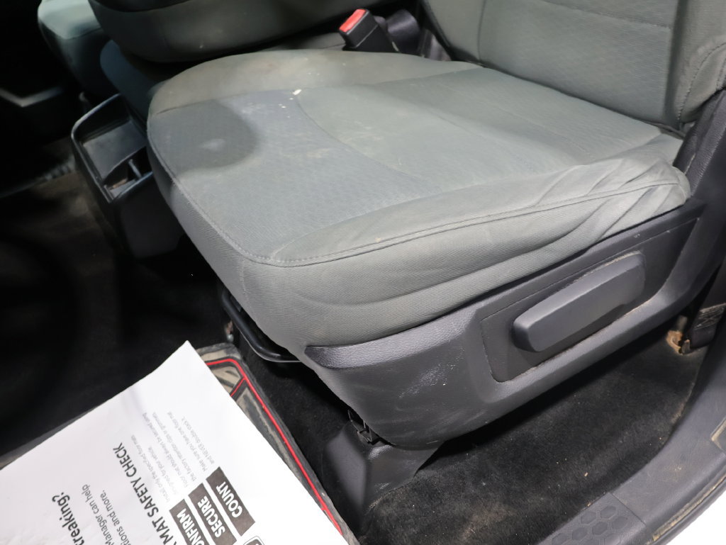 Used 2014 RAM 1500 ST w/ SXT Appearance Group AWD/4WD image 19