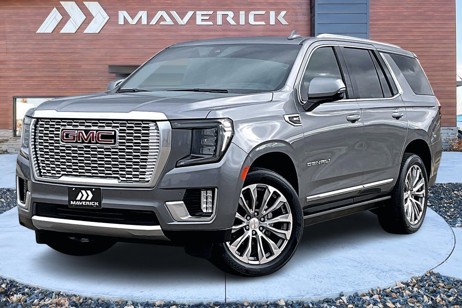 Used 2021 GMC Yukon Denali w/ Denali Premium Package image 3