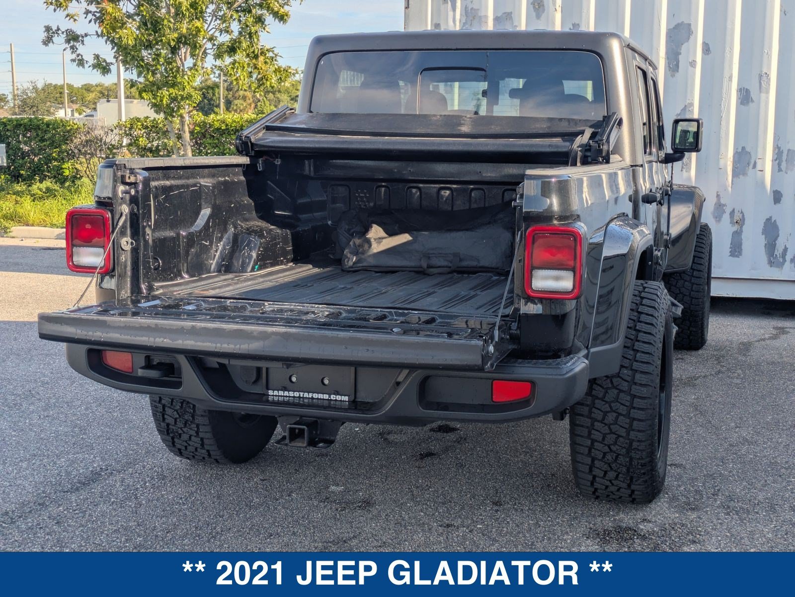 Used 2021 Jeep Gladiator Sport AWD/4WD image 16