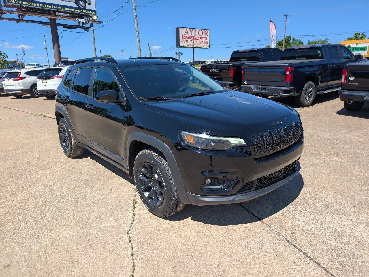 Used 2022 Jeep Cherokee Latitude AWD/4WD image 7