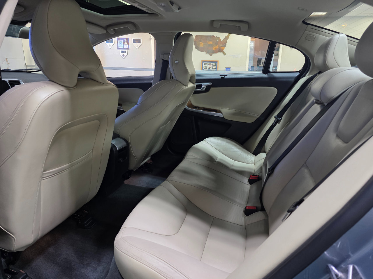 Used 2018 Volvo S60 T5 Inscription Platinum image 19