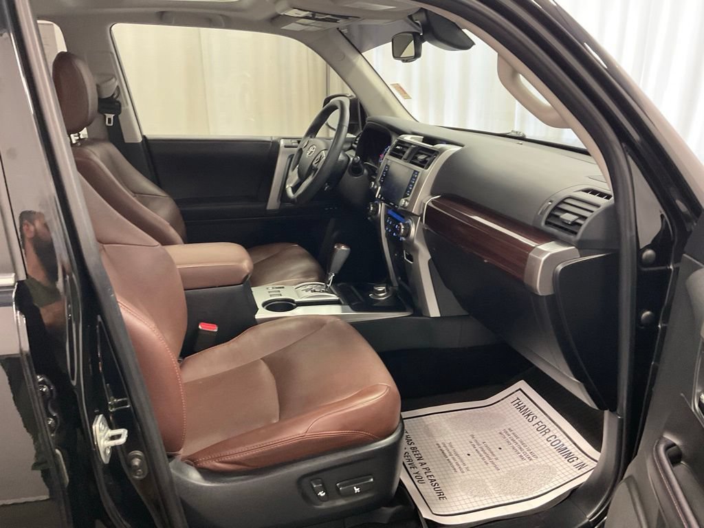 Used 2022 Toyota 4Runner Limited AWD/4WD image 28