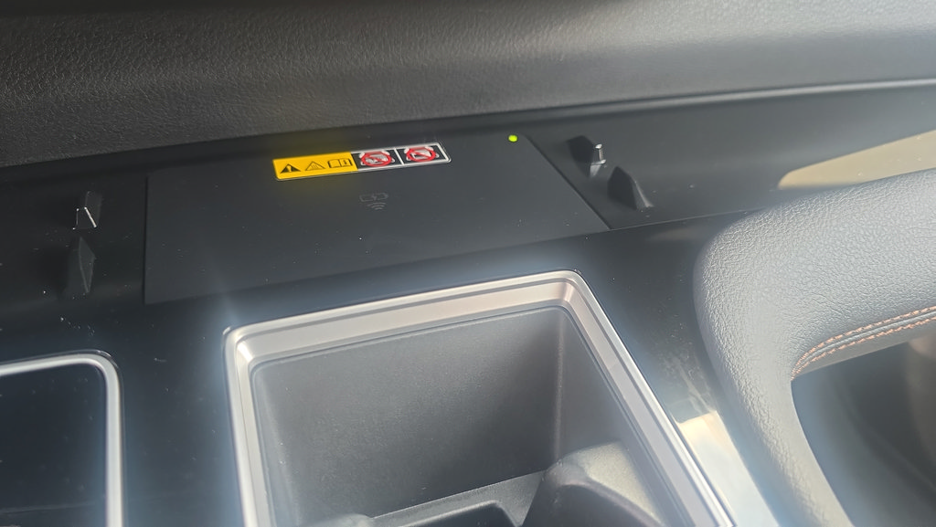 Used 2025 Toyota Sienna Platinum AWD/4WD image 29