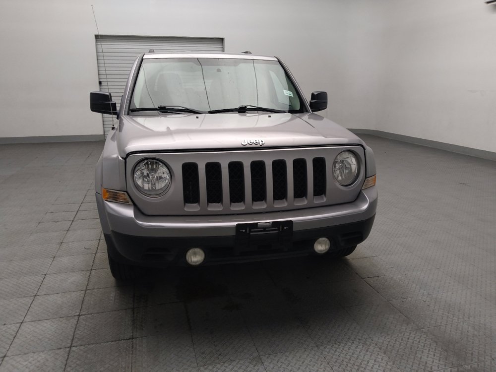 Used 2016 Jeep Patriot Latitude FWD image 14