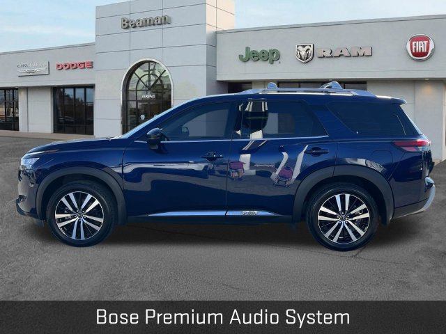 Used 2024 Nissan Pathfinder Platinum FWD image 4