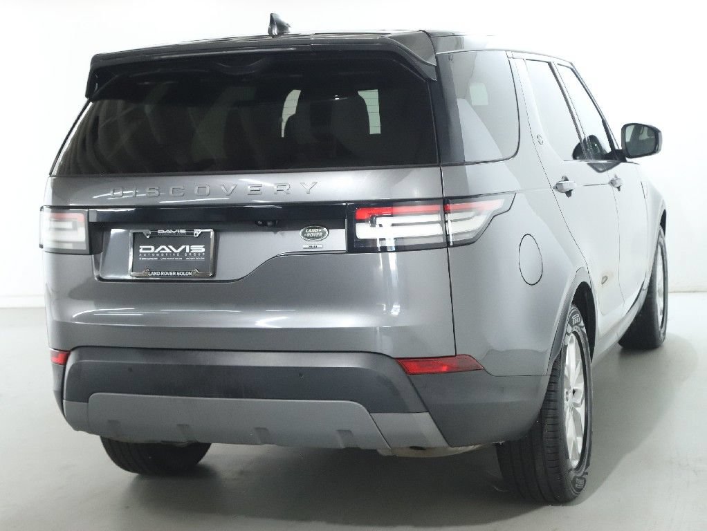 Used 2017 Land Rover Discovery SE AWD/4WD image 9