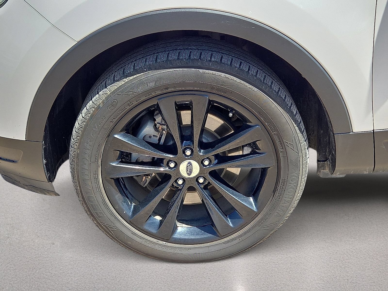Used 2018 Ford Explorer XLT w/ Equipment Group 202A AWD/4WD image 10