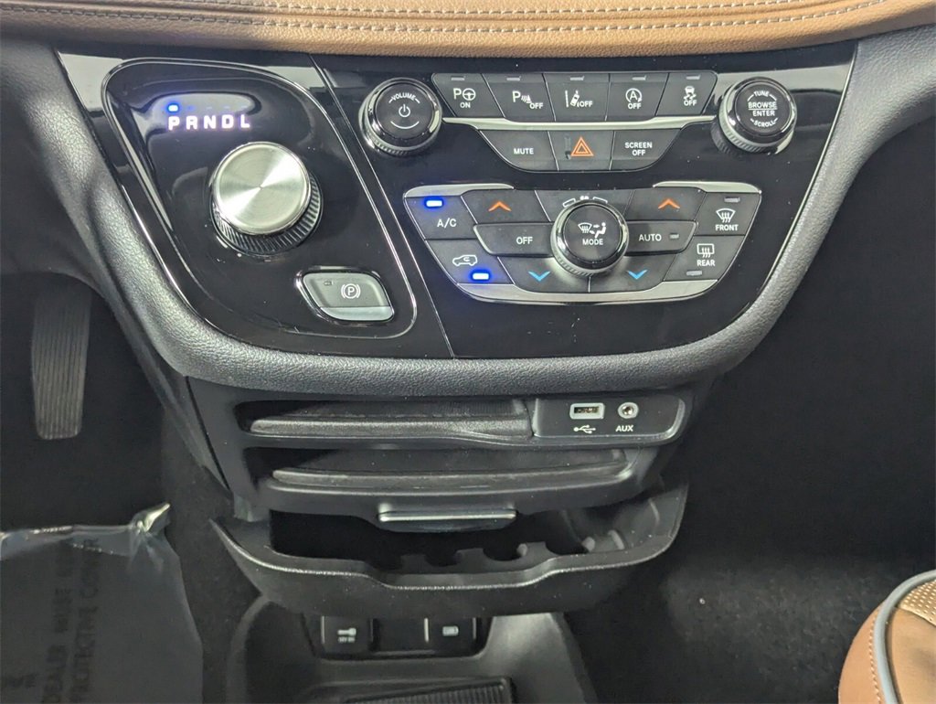 Used 2018 Chrysler Pacifica Limited w/ Advanced Safetytec Group image 20