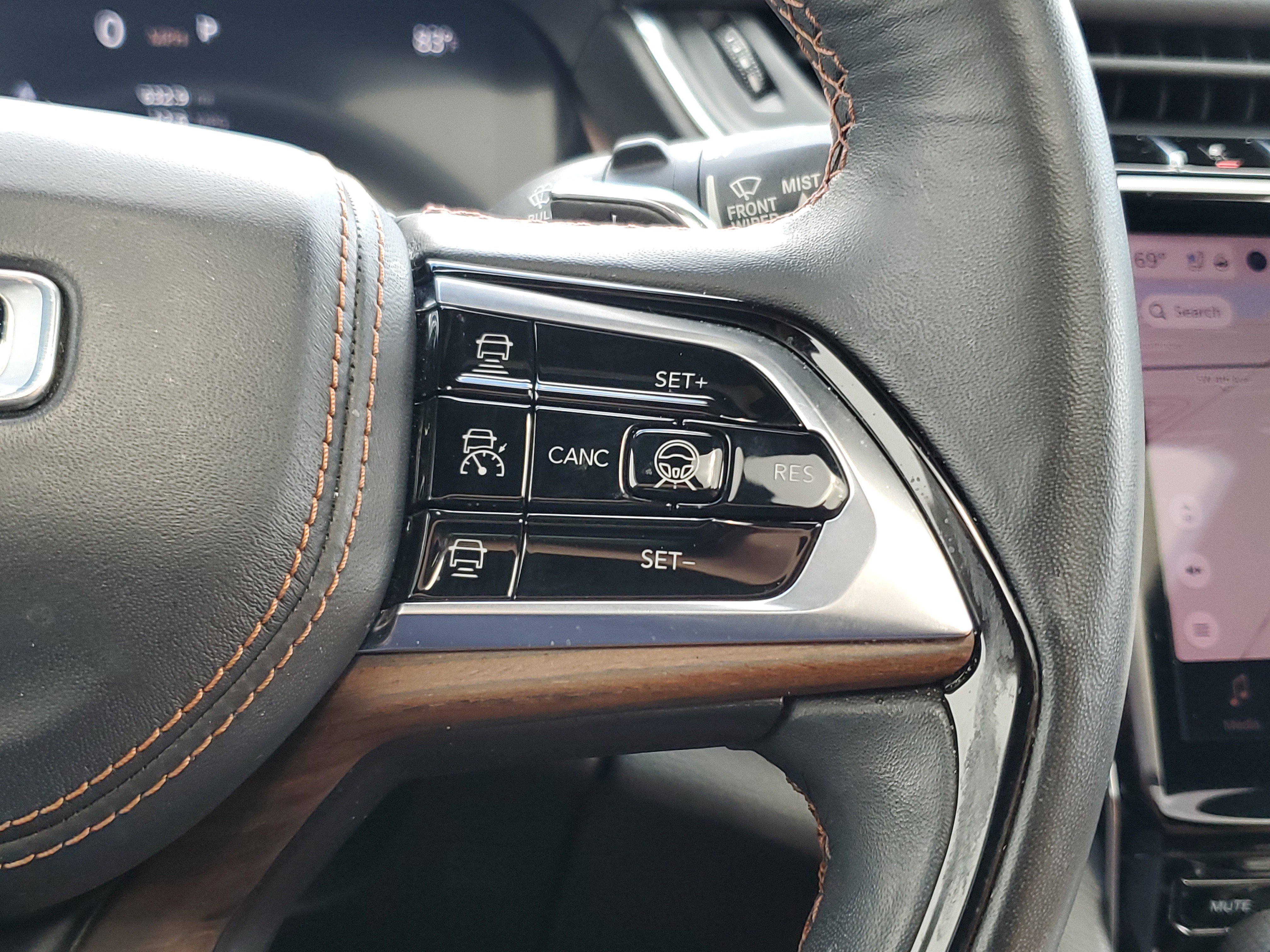 Used 2022 Jeep Grand Cherokee L Summit w/ Advanced Protech Group IV image 27