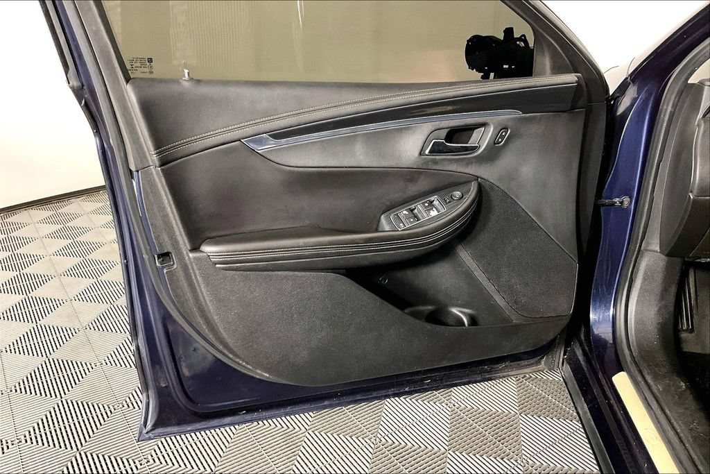 Used 2016 Chevrolet Impala LTZ FWD image 21