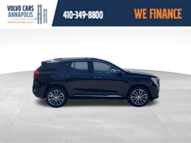 Used 2022 GMC Terrain Denali w/ Denali Premium Package AWD/4WD image 9