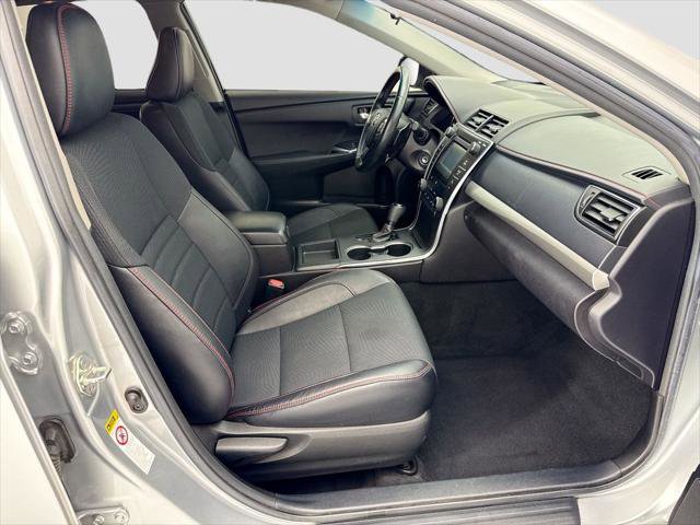 Used 2016 Toyota Camry SE FWD image 18