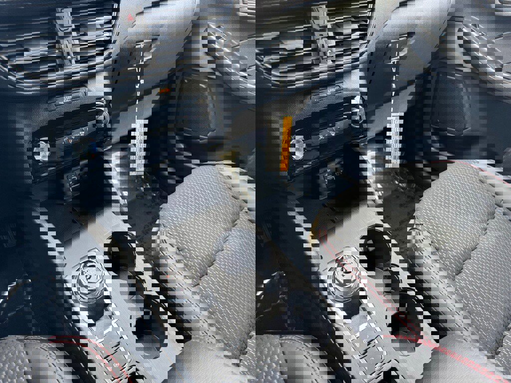 New 2025 Ford Escape ST-Line Select w/ Tech Pack #1 image 31