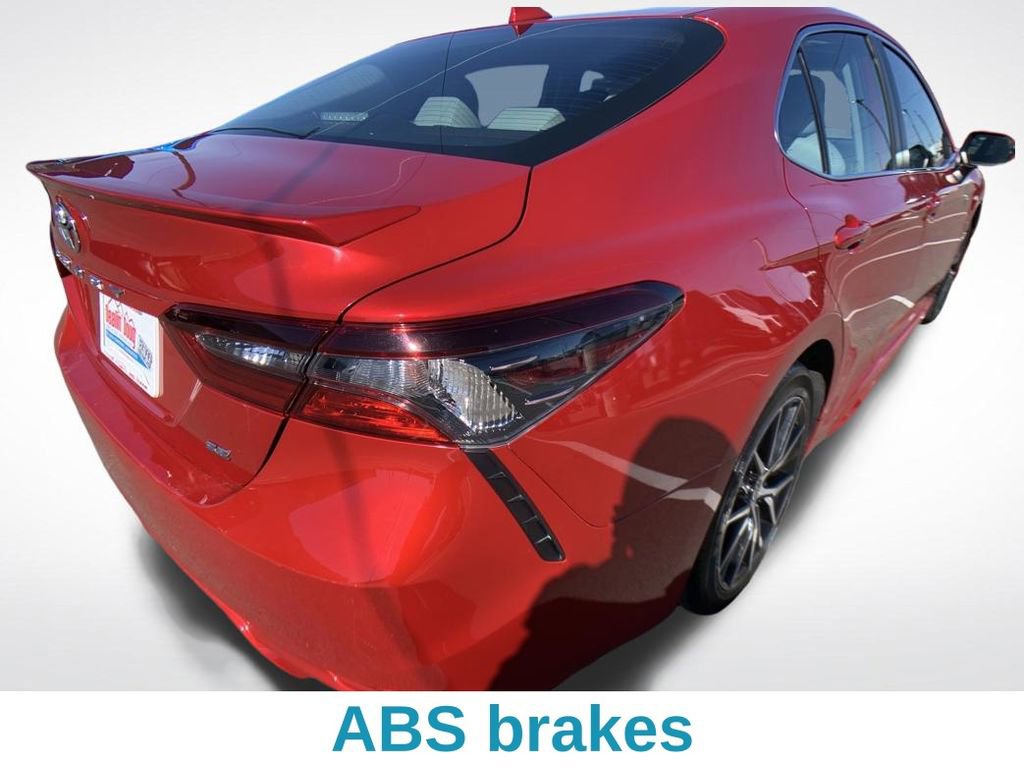 Used 2022 Toyota Camry SE image 7