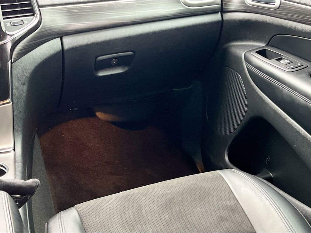 Used 2022 Jeep Grand Cherokee Laredo X image 24