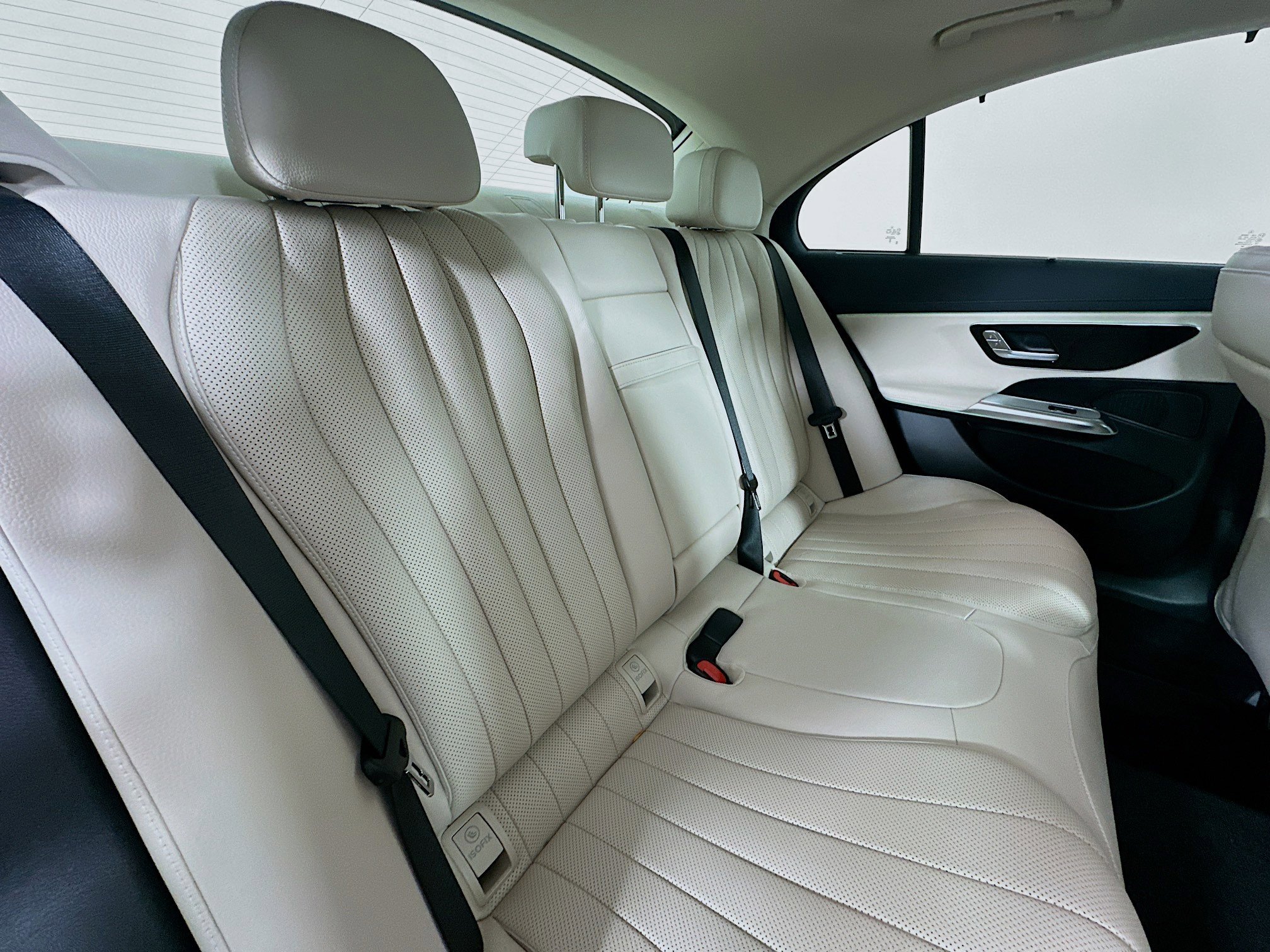 Used 2026 Mercedes-Benz E 350 4MATIC Sedan image 37