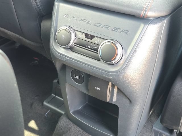 Used 2025 Ford Explorer ST-Line w/ ST-Line Street Pack AWD/4WD image 21
