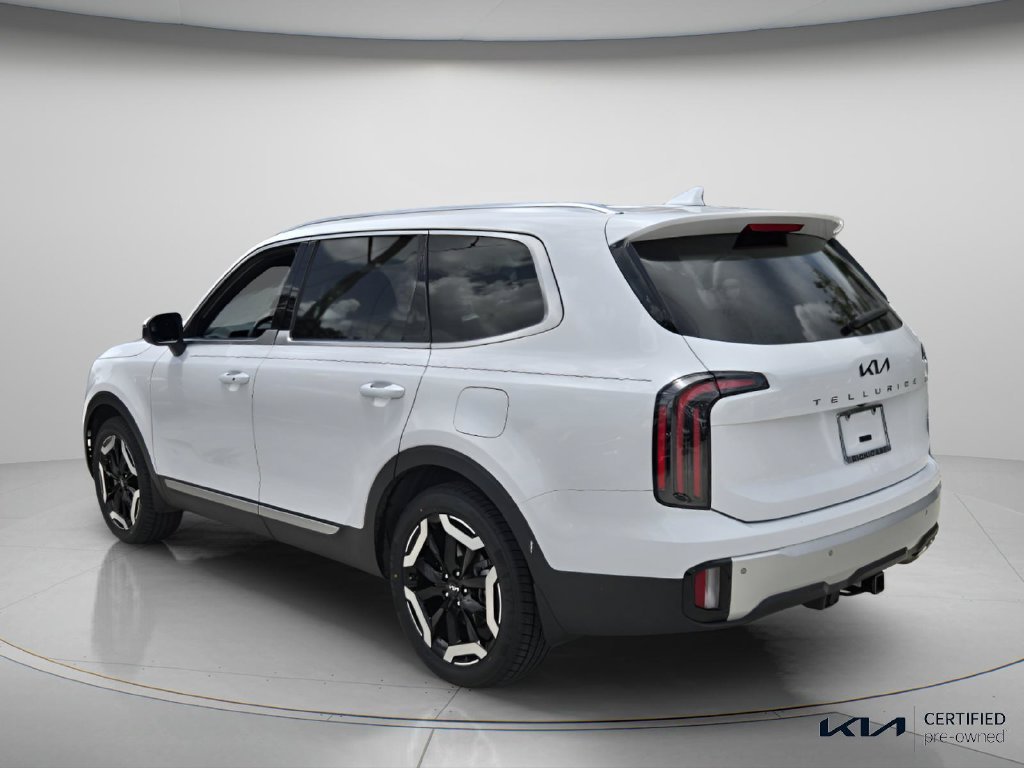 Certified 2024 Kia Telluride EX w/ EX Captain's Chair Package FWD image 8