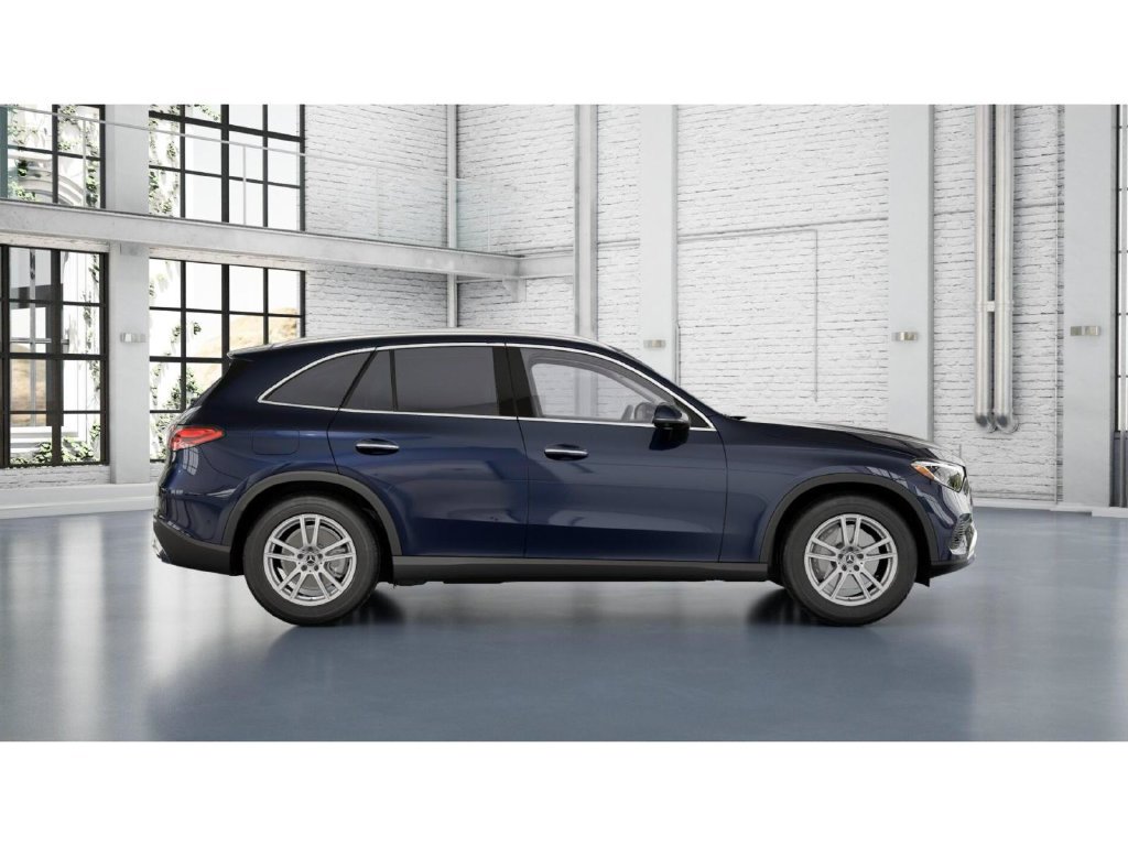 Used 2023 Mercedes-Benz GLC 300 4MATIC image 2