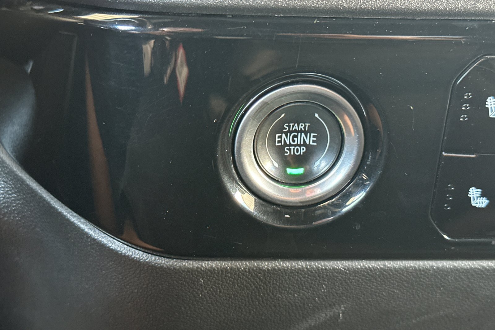 Used 2023 GMC Sierra 1500 Elevation AWD/4WD image 29