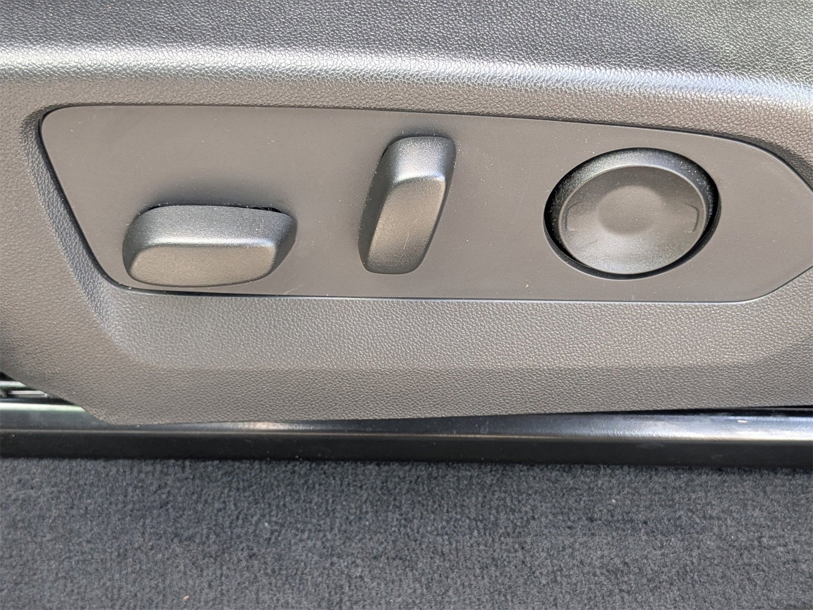 Used 2024 Chevrolet Colorado Trail Boss image 21