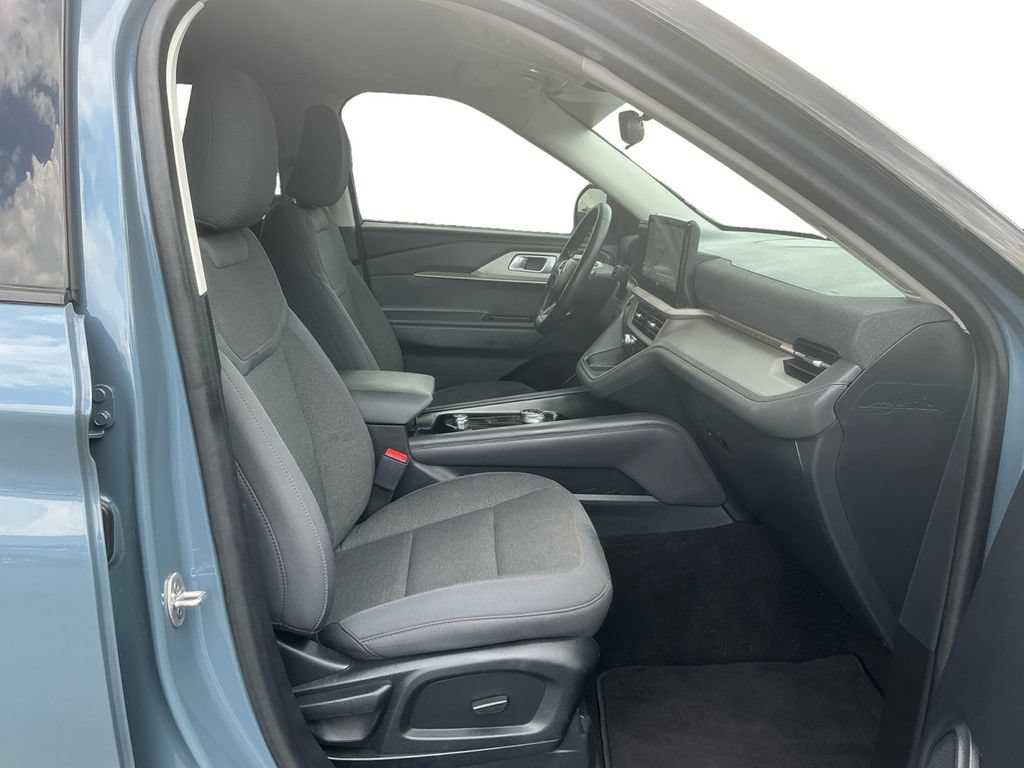 Used 2025 Ford Explorer Active RWD image 22