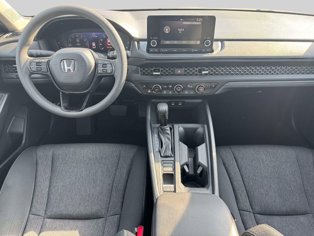 Used 2025 Honda Accord SE image 12