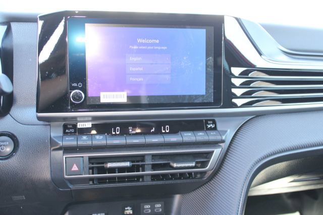 Used 2026 Toyota Camry Hybrid FWD image 14
