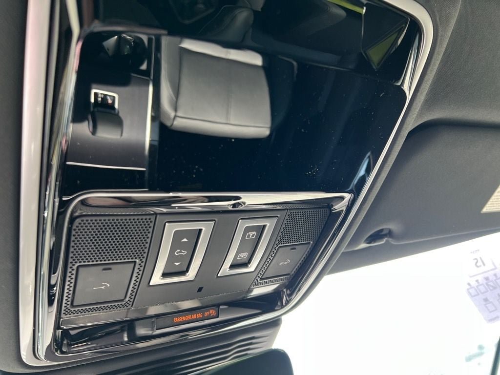 New 2026 Land Rover Range Rover Velar Dynamic SE AWD/4WD image 21
