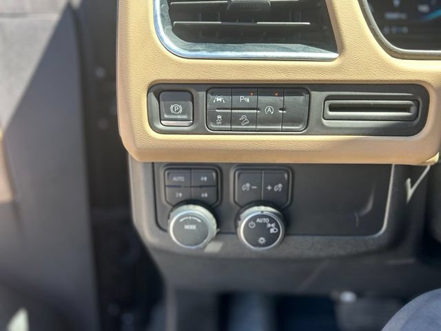 Used 2024 Chevrolet Tahoe Premier AWD/4WD image 12