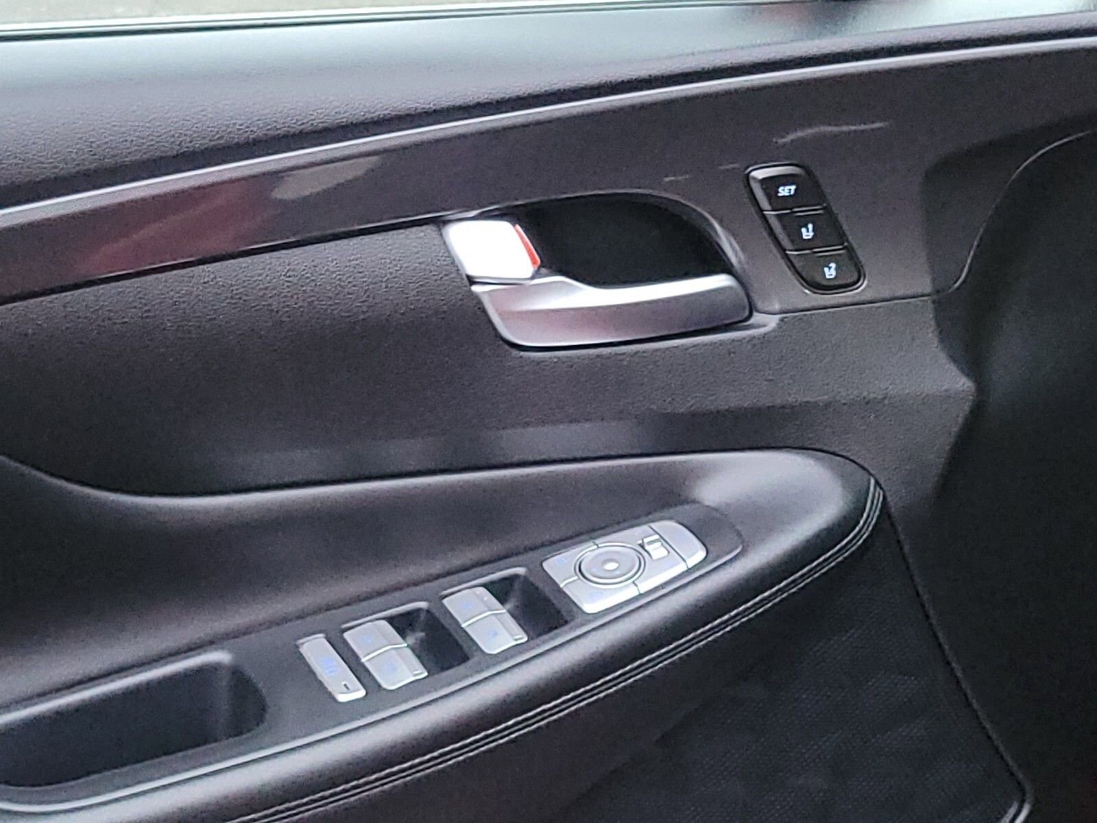 Certified 2022 Hyundai Santa Fe Calligraphy image 18