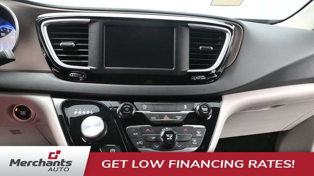 Used 2023 Chrysler Voyager LX FWD image 18
