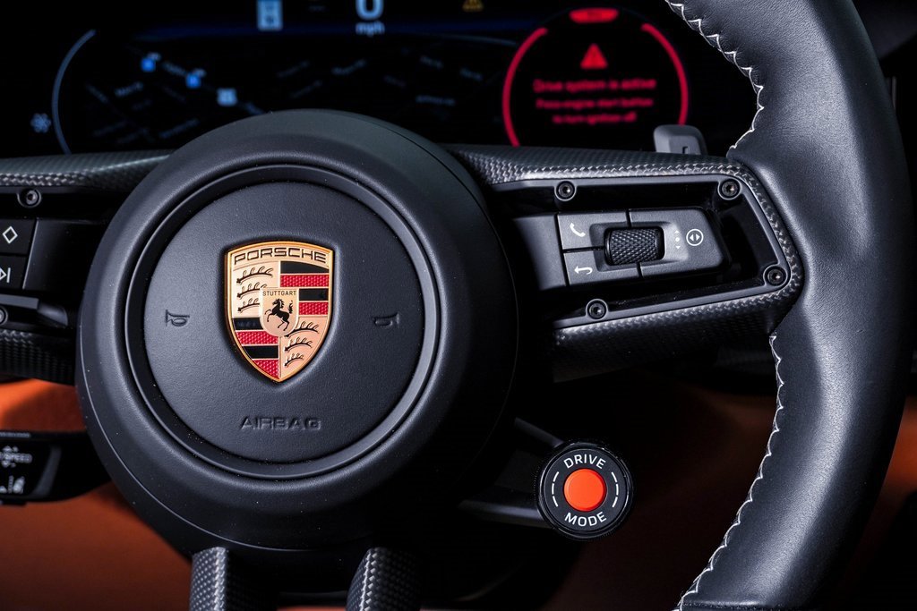 Certified 2025 Porsche 911 Carrera GTS image 22