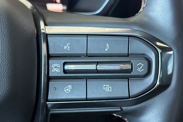 Used 2024 GMC Canyon AT4 w/ AT4 Premium Package image 39