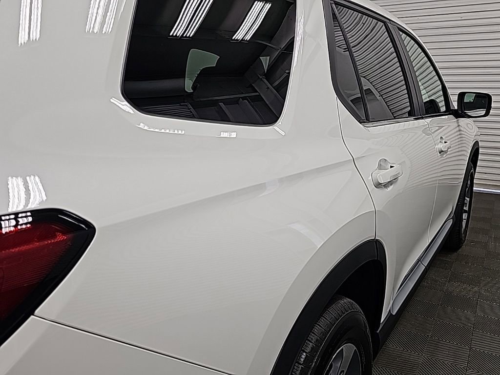 New 2025 Honda Pilot EX-L image 9