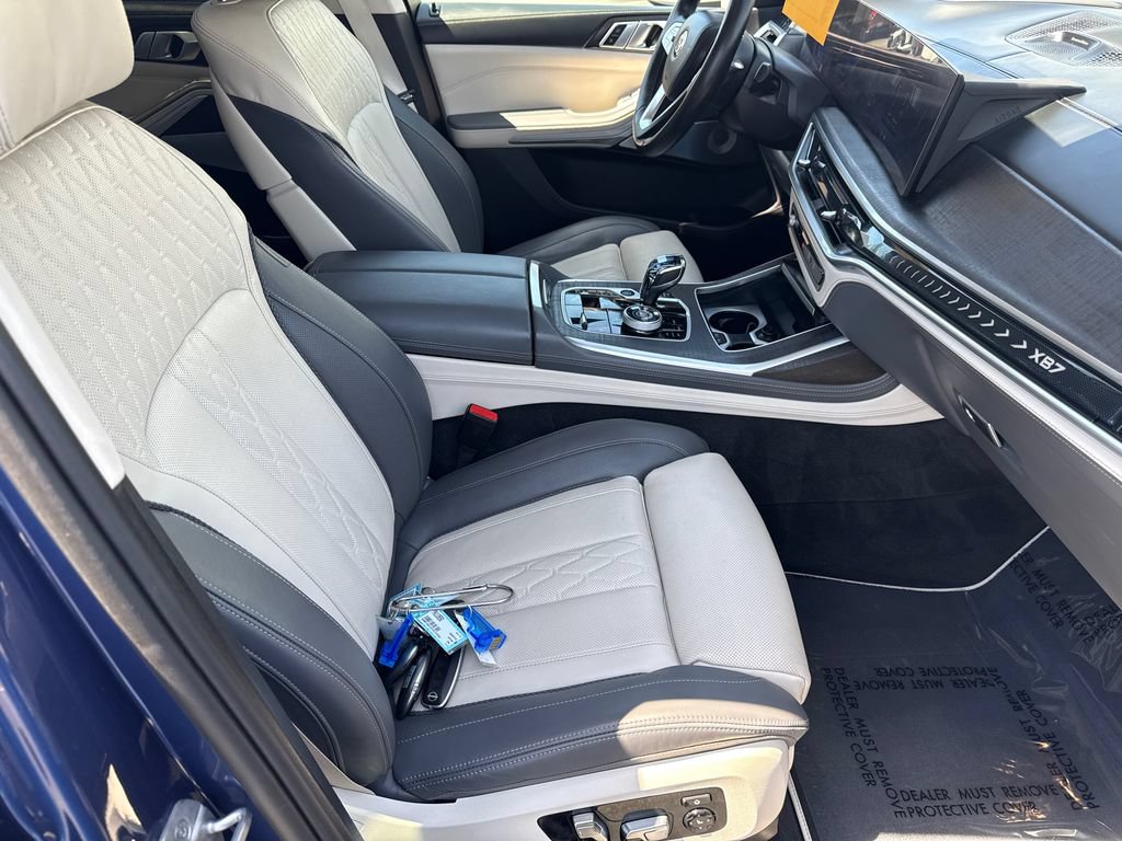 Used 2025 BMW ALPINA XB7 AWD/4WD image 13