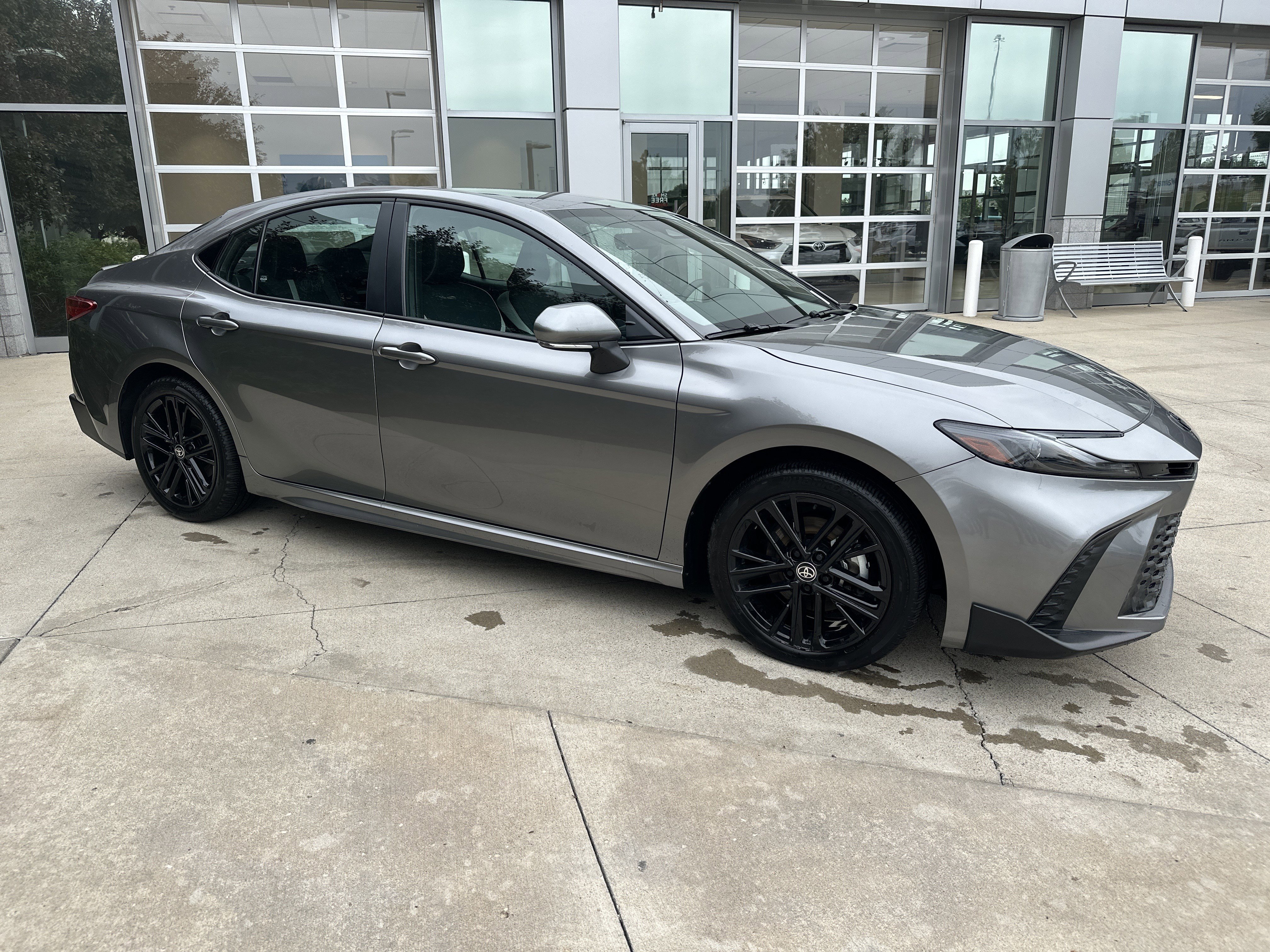 Used 2025 Toyota Camry SE w/ Convenience Package AWD/4WD video 2