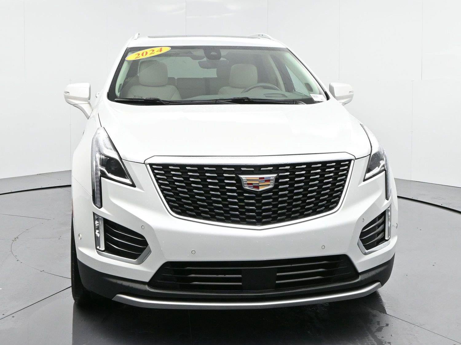 Certified 2024 Cadillac XT5 Premium Luxury w/ Technology Package AWD/4WD image 2