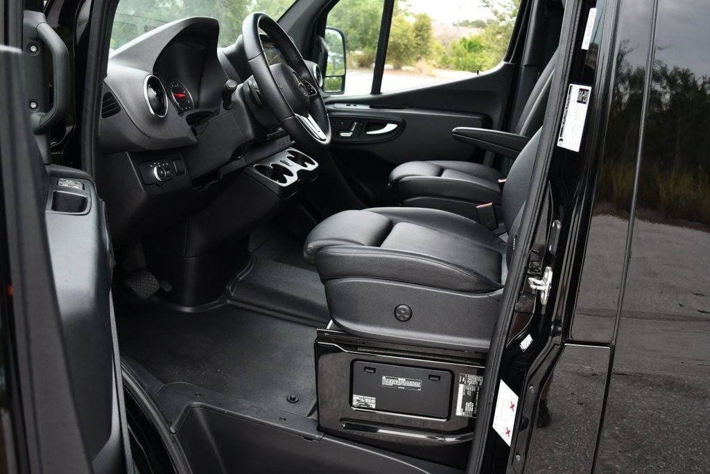 Used 2024 Mercedes-Benz Sprinter 2500 image 43