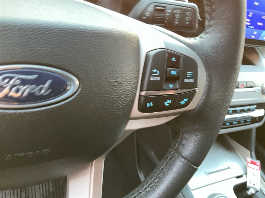 Used 2023 Ford Explorer XLT image 35