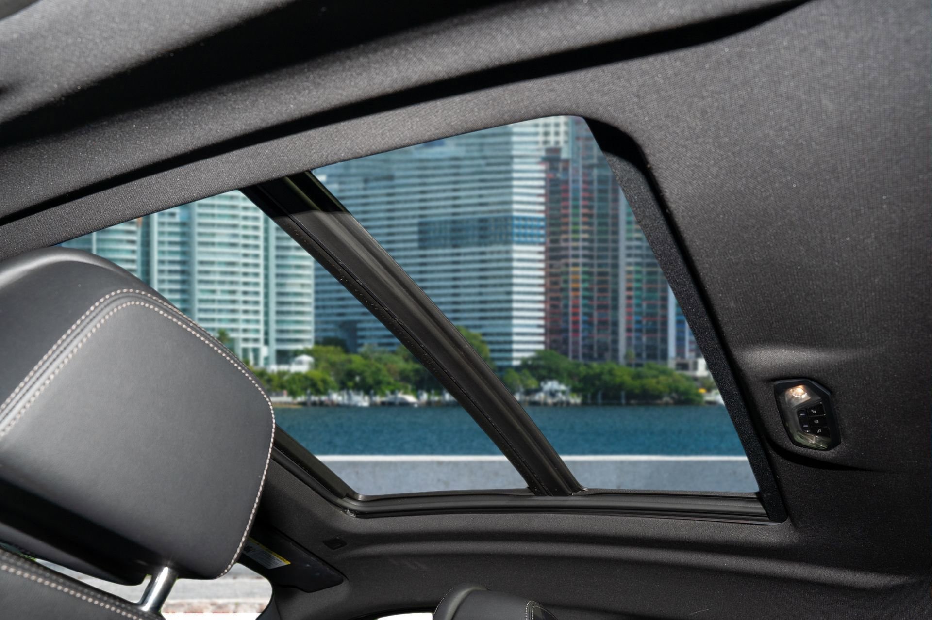 Used 2024 BMW X6 xDrive40i w/ Premium Package image 20