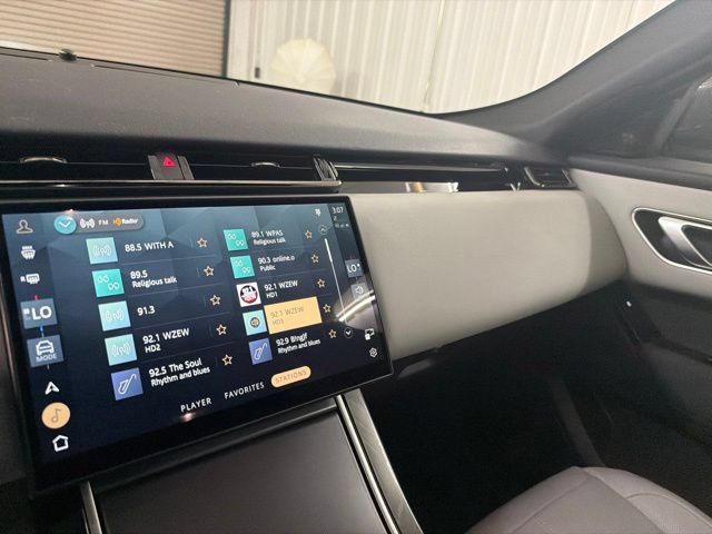 Used 2024 Land Rover Range Rover Velar Dynamic SE AWD/4WD image 32