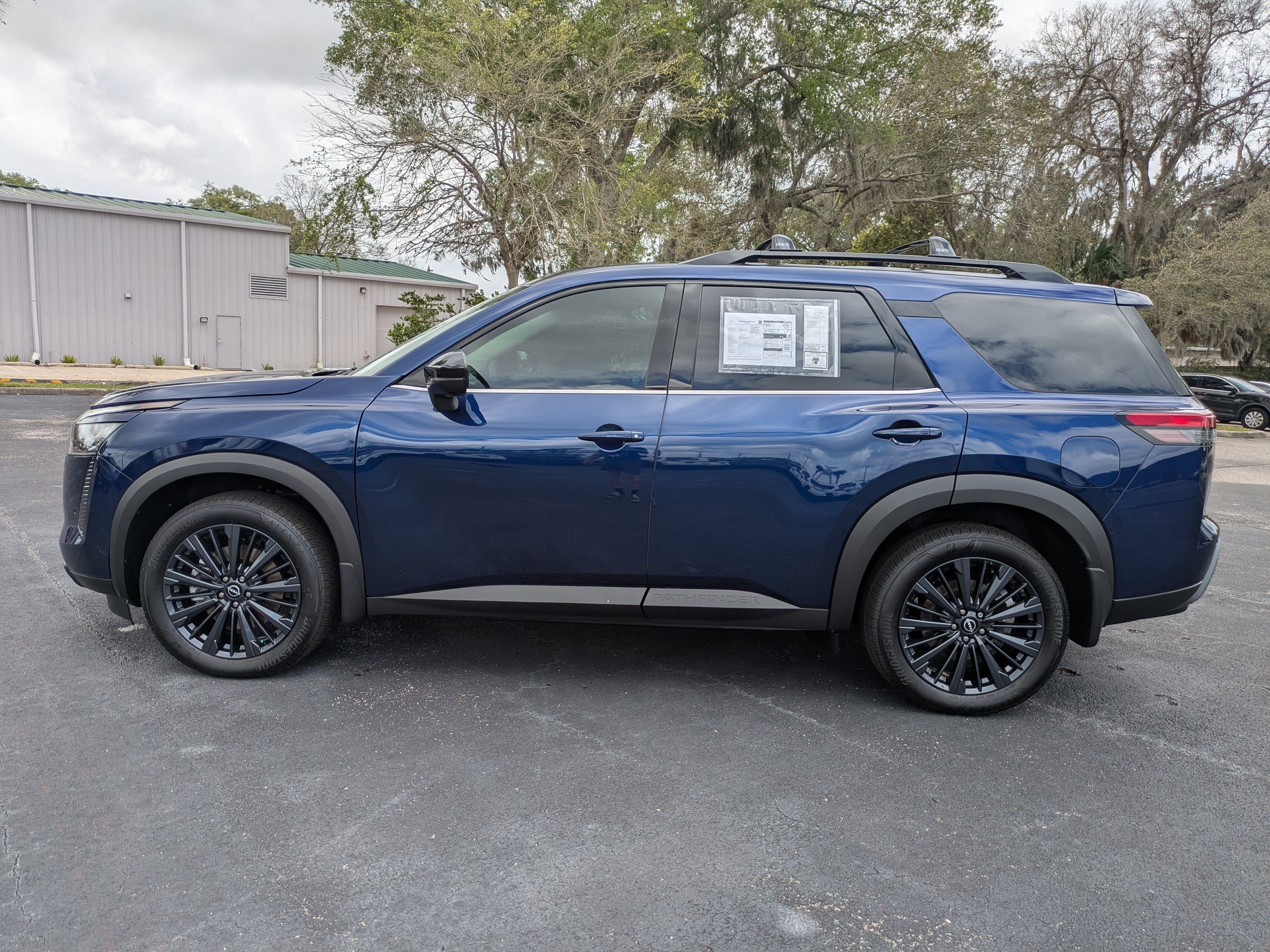 New 2026 Nissan Pathfinder SL AWD/4WD image 7