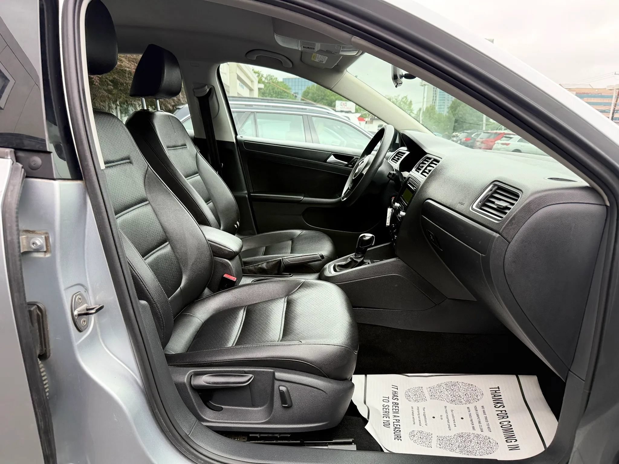 Used 2014 Volkswagen Jetta SE FWD image 28