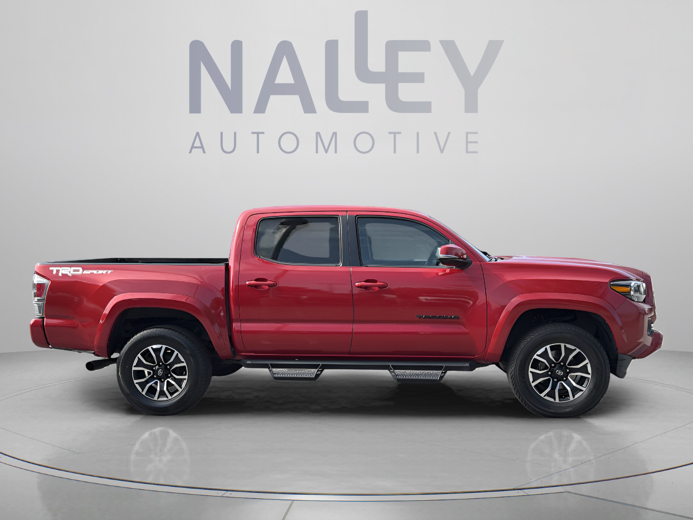 Used 2022 Toyota Tacoma TRD Sport w/ TRD Premium Sport Package RWD image 5