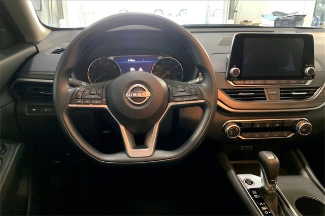 Used 2025 Nissan Altima 2.5 SV image 5