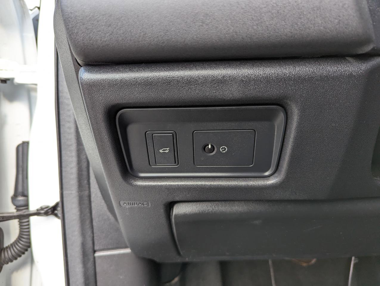 Used 2017 Land Rover Discovery Sport HSE image 14